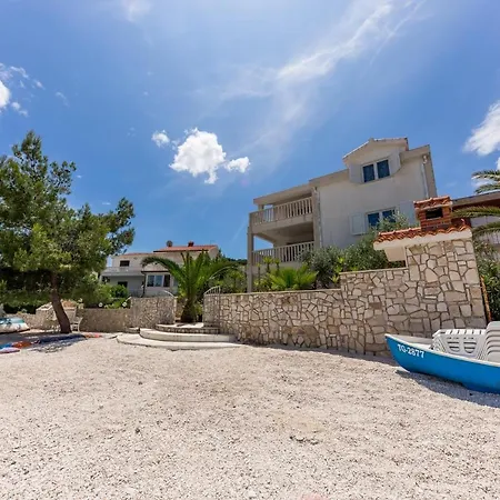 Arbanija 14825b Apartmán