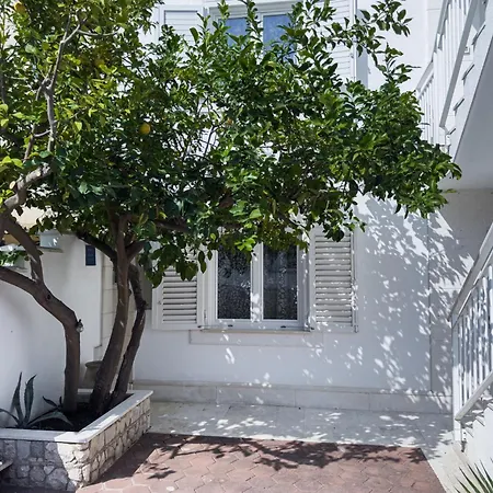 Apartmán Arbanija 14825b